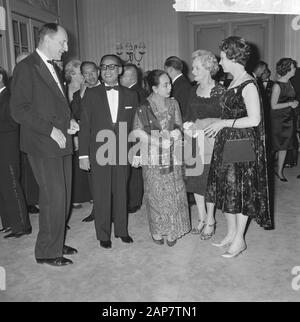 Le ministre des Affaires étrangères Luns a offert son dîner de contrepartie au Kurhaus de Scheveningen pour dîner au ministre Luns de la République dominicaine. Soebandirio Date: 1 avril 1964 lieu: Scheveningen, Zuid-Holland mots clés: Diners Nom personnel: LUN, J.A.M.H., Luns, Joseph, Soebandirio Banque D'Images