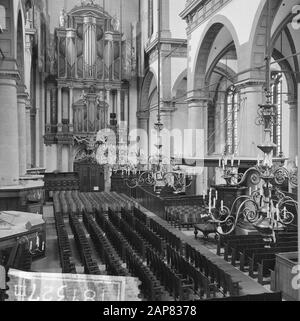 Amsterdam. Intérieur du Westerkerk avec le grand orgue et la fosse Date: 2 septembre 1965 lieu: Amsterdam, Noord-Holland mots clés: Baroque, intérieur, bâtiments d'église, couronnes légères, organes, chaire, renaissance, colonnes Nom de l'institution: Westerkerk Banque D'Images