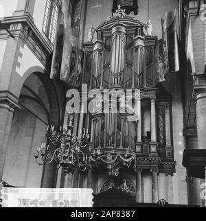 Amsterdam. Intérieur du Westerkerk avec le grand orgue Date: 2 septembre 1965 lieu: Amsterdam, Noord-Holland mots clés: Baroque, intérieur, bâtiments d'église, couronnes légères, organes, renaissance, colonnes Nom de l'institution: Westerkerk Banque D'Images