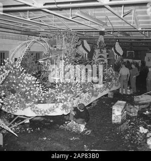 Flower Corso, l'un des showpièces l'Euratom, exécuté en fleurs Date: 3 septembre 1965 mots clés: Flower CORSOS nom De La Personne: Flower Corso, Euratom Banque D'Images
