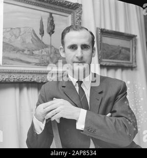 M. Douwes de la galerie d'art familiale Douwes à Amsterdam (probablement) Date: 2 décembre 1965 lieu: Amsterdam, Noord-Holland mots clés: Art Trade, portraits Nom personnel: Douwes, Evert (sr.) Nom de l'établissement: Telegraph Banque D'Images