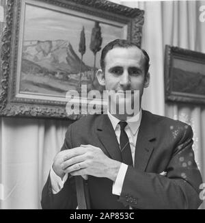 M. Douwes de la galerie d'art familiale Douwes à Amsterdam (probablement) Date: 2 décembre 1965 lieu: Amsterdam, Noord-Holland mots clés: Art Trade, portraits Nom personnel: Douwes, Evert (sr.) Nom de l'établissement: Telegraph Banque D'Images