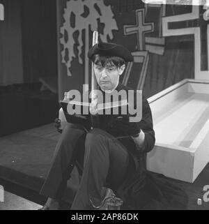 DAS Kommödchen (compagnie allemande de cabaret de Düsseldorf) aux Pays-Bas, Ernst H. Hilbich Date: 26 mai 1966 mots clés: Cabaret, cabaret, cabarets Nom personnel: Hilbich, Ernst H. Banque D'Images