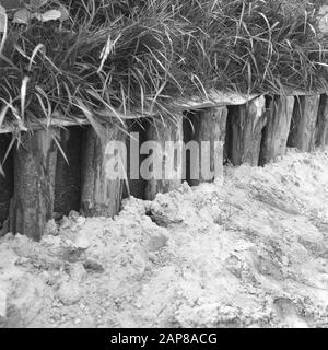 Peinture avec draka technofolie Date: Mai 1963 lieu: Ommen mots clés: Descriptions, détails, plongeurs et jardinage, excavation et amortissement des fossés, canaux, cousus, normalisation des ruisseaux Banque D'Images