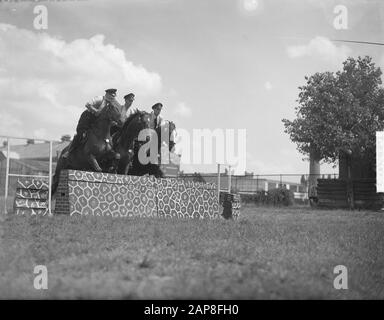 Bereden police Amsterdam 50 ans épreuves de dressage Date: 18 juin 1950 lieu: Amsterdam, Noord-Holland mots clés: Police, chevaux Banque D'Images