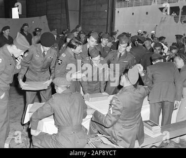 Arrivée Corée-volontaires (blessés) à Rotterdam Date : 15 juin 1951 lieu : Rotterdam, Zuid-Holland mots clés : arrivée, VENT, bénévoles Banque D'Images