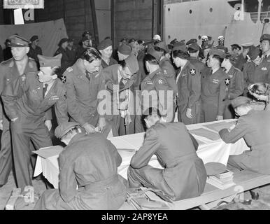 Arrivée Corée-volontaires (blessés) à Rotterdam Date : 15 juin 1951 lieu : Rotterdam, Zuid-Holland mots clés : arrivée, VENT, bénévoles Banque D'Images