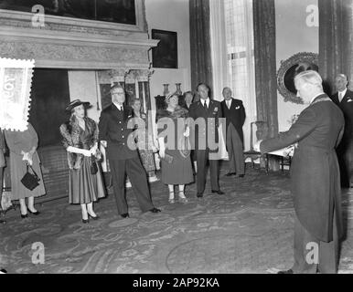 Visitez Swedish Royal Paar Amsterdam, premier jour, City Hall Speech Mayor Date: 26 avril 1955 lieu: Amsterdam, Noord-Holland mots clés: STADHOUSE, visites, maires, couples royaux Banque D'Images