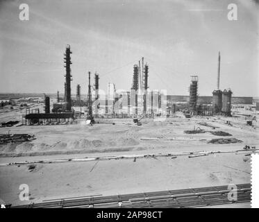 Construction de la raffinerie Esso dans la région de Botlek près de Rotterdam Date : 4 juin 1959 Banque D'Images