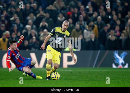 Londres, Royaume-Uni. 21 janvier 2020. Oriol Romeu de Southampton lors du match de la Premier League entre Crystal Palace et Southampton à Selhurst Park, Londres, Angleterre, le 21 janvier 2020. Photo De Carlton Myrie. Utilisation éditoriale uniquement, licence requise pour une utilisation commerciale. Aucune utilisation dans les Paris, les jeux ou une seule publication de club/ligue/joueur. Crédit: Uk Sports Pics Ltd/Alay Live News Banque D'Images