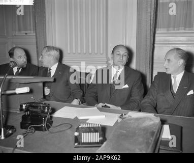 Débat À La Chambre Sur La Nouvelle-Guinée Date: 2 Janvier 1962 Lieu: La Haye, Pays-Bas-Sud Mots Clés: Debatten Nom De L'Institution: Deuxième Chambre Banque D'Images