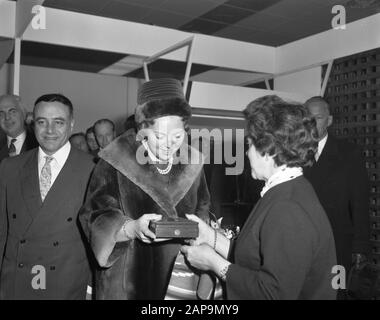 Beatrix à Jaarbeurs Date: 14 mars 1962 mots clés: JAREFO FEMENTS Nom personnel: Beatrix, princesse Banque D'Images