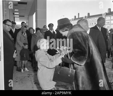 Beatrix à Jaarbeurs Date: 14 mars 1962 mots clés: JAREFO FEMENTS Nom personnel: Beatrix, princesse Banque D'Images