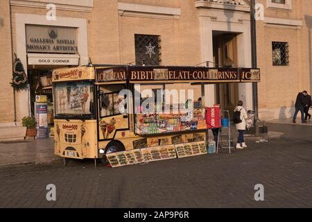 Fourgonnette pour boissons mobiles au Vatican à Rome, italie Banque D'Images