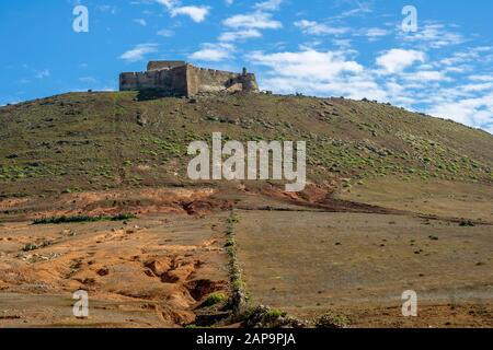 Vue magnifique sur le château de Guanapay ou le château de Santa Barbara à Teguise, Lanzarote, îles Canaries, Espagne Banque D'Images