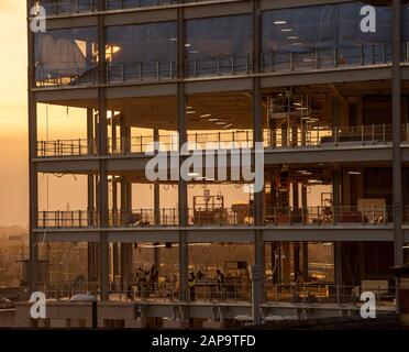 Coucher de soleil sur Unity Square Development à Nottingham City South Side, Notinghamshire Angleterre Royaume-Uni Banque D'Images