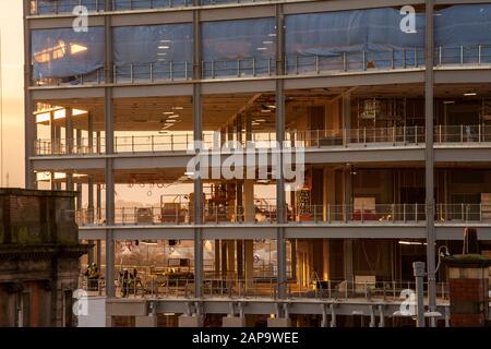 Coucher de soleil sur Unity Square Development à Nottingham City South Side, Notinghamshire Angleterre Royaume-Uni Banque D'Images