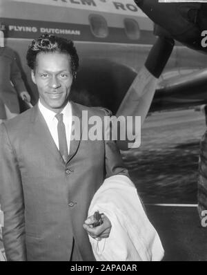 Arrivée Chuck Berry (chanteur) à Schiphol, Chuck Berry (kop) Date : 3 février 1965 lieu : Noord-Holland, Schiphol mots clés : arrivées, chanteurs Nom personnel : Chuck Berry Banque D'Images