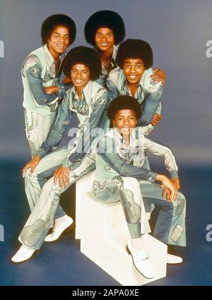 La photo promotionnelle DE JACKSONS du groupe des op américains vers 1972 avec Michael Jackson deuxième de gauche Banque D'Images