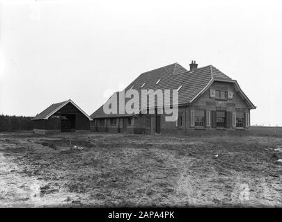 Ferme de Judthhoeve sur la succession de Snippert près de Losser Annotation: De Judthhoeve est nommé d'après la fille d'Helmich Benjamin Blijdenstein. Sous sa direction, le domaine a été construit avec la ferme, les champs et les prairies paysagers, sur des terres achetées par son père. Comme son père, Helmich Blijdenstein a joué un rôle important dans le Heide Maatschappij néerlandais. Date: 1912 lieu: Plus souple mots clés: Fermes, bâtiments Banque D'Images