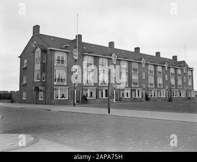 Affectations bâtiments et églises M. L. Alatrino Description: Complexe d'appartements [municipalité de Remonsontant] Annotation: Habitation à Rivierenlaan, Amsterdam-Zuid) Date: 12 avril 1955 mots clés: Bâtiments Nom personnel: Alterino, L. Banque D'Images