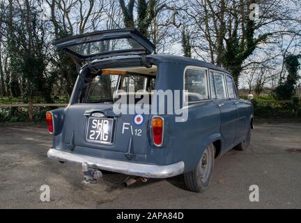 RAF Liveried 1960 Standard Ensign Estate voiture de wagon classique de la gare britannique Banque D'Images