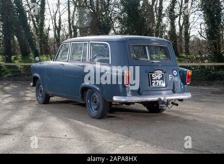 RAF Liveried 1960 Standard Ensign Estate voiture de wagon classique de la gare britannique Banque D'Images