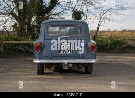 RAF Liveried 1960 Standard Ensign Estate voiture de wagon classique de la gare britannique Banque D'Images