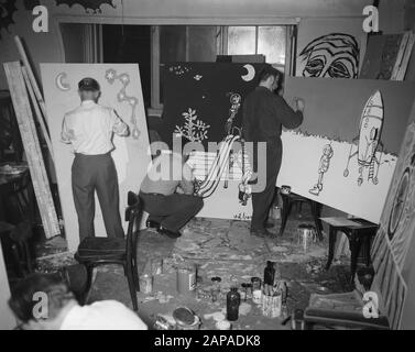 Dessinateurs dessinant dans le cercle, Leidseplein/affecté Date: 7 juin 1957 mots clés: Signature Nom personnel: Leidseplein Banque D'Images