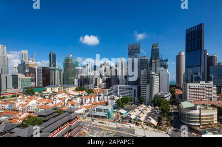 Vue panoramique sur le quartier chinois de Singapour, Tanjong Pagar et Raffles Place. Un lieu d'économie et de tourisme en un seul endroit. Banque D'Images