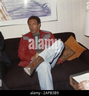 L'acteur du film James Caan aux Pays-Bas pour les enregistrements du film Een Brug te ver' (un pont trop Loin) Date: Septembre 1976 mots clés: Acteurs, films, stars du cinéma, portraits Nom personnel: CAAN James Banque D'Images