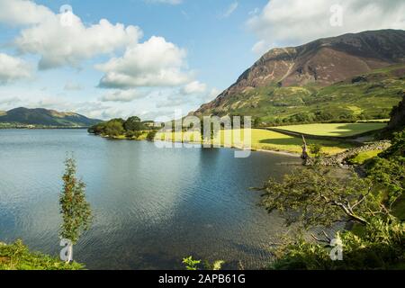 Vue Sur Grasmoor À Crummock Water, Lake District Banque D'Images