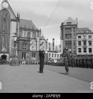 La mise en place de la garde sur le barrage du Dam Date : 13 mai 1946 Banque D'Images