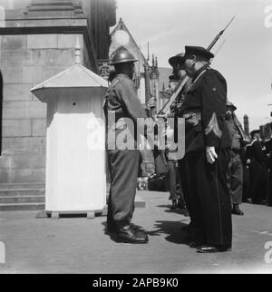 La mise en place de la garde sur le barrage du Dam Date : 13 mai 1946 Banque D'Images