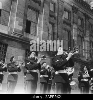 La mise en place de la garde sur le barrage du Dam Date : 13 mai 1946 Banque D'Images