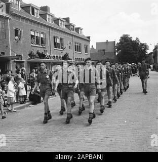Parachutistes belges Date: 24 juillet 1950 lieu: Nijmegen mots clés: PaRACHUSTISTEN, randonneurs Nom de l'institution: Quatre Jours Banque D'Images