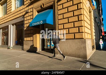 Une succursale de la banque JPMorgan Chase à New York le lundi 20 janvier 2020. (© Richard B. Levine) Banque D'Images