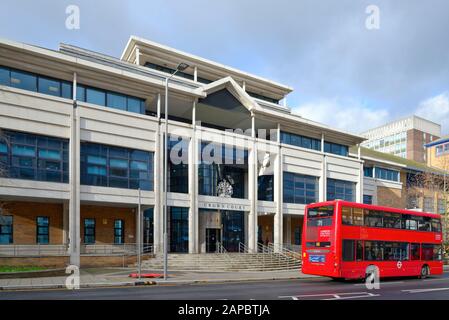 Extérieur De Kingston Crown Court, Penrhyn Road, Kingston On Thames, Surrey Angleterre Royaume-Uni Banque D'Images