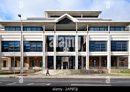 Extérieur De Kingston Crown Court, Penrhyn Road, Kingston On Thames, Surrey Angleterre Royaume-Uni Banque D'Images