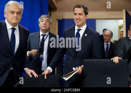 Bruxelles, Belgique. 22 janvier 2020. Le leader vénézuélien de l'opposition Juan Guaido parle lors d'une conférence de presse au Parlement européen crédit: Alexandros MICHAILIDIS/Alay Live News Banque D'Images