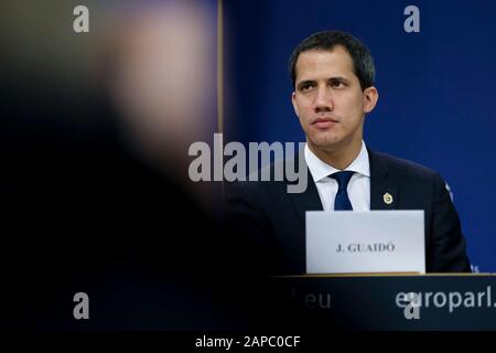 Bruxelles, Belgique. 22 janvier 2020. Le leader vénézuélien de l'opposition Juan Guaido parle lors d'une conférence de presse au Parlement européen crédit: Alexandros MICHAILIDIS/Alay Live News Banque D'Images