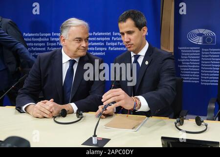 Bruxelles, Belgique. 22 janvier 2020. Le leader vénézuélien de l'opposition Juan Guaido parle lors d'une conférence de presse au Parlement européen crédit: Alexandros MICHAILIDIS/Alay Live News Banque D'Images