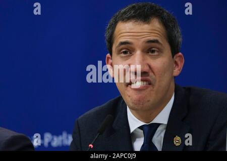 Bruxelles, Belgique. 22 janvier 2020. Le leader vénézuélien de l'opposition Juan Guaido parle lors d'une conférence de presse au Parlement européen crédit: Alexandros MICHAILIDIS/Alay Live News Banque D'Images