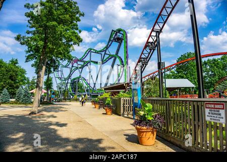 Les clients qui s'amusent à Six Flags Great Adventure, un célèbre parc d'attractions situé dans le canton de Jackson, dans le New Jersey Banque D'Images