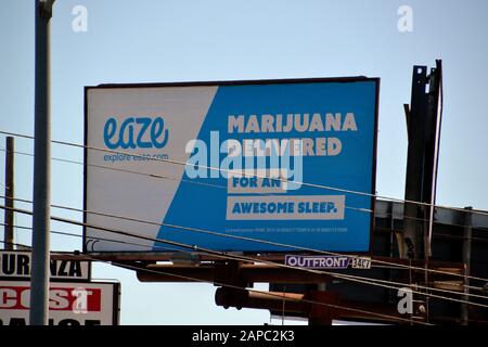 Los Angeles, CA, USA - 26 mai 2018: Publicité pour marijuana légale sur le boulevard de Venise Banque D'Images