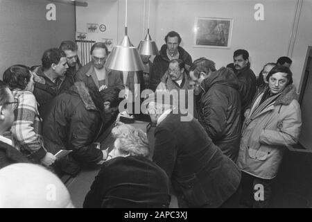 Grève de 24 heures dans le secteur général du fret de Rotterdam pour protester contre les négociations d'échec; inscription en tant que percuteur Date: 12 février 1987 lieu: Rotterdam, Zuid-Holland mots clés: Grèves Banque D'Images