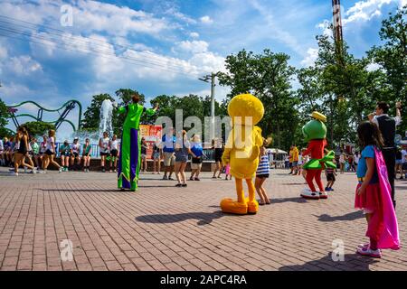 Les clients qui s'amusent à Six Flags Great Adventure, un célèbre parc d'attractions situé dans le canton de Jackson, dans le New Jersey Banque D'Images