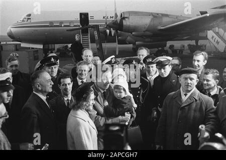 Arrivée de Reydon et du Hunter de Russie à l'aéroport de Schiphol. La date d'arrivée : le 4 décembre 1963 mots clés : arrivées Banque D'Images