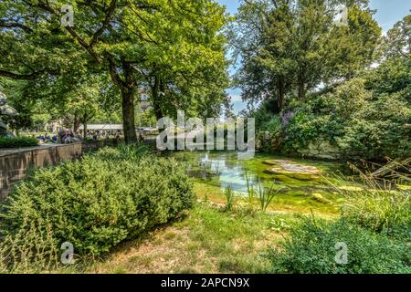 Berne, Suisse - 26 juillet 2019 : vue panoramique le jour ensoleillé de l'été. Parc De La Ville De Kleine Schanze. Banque D'Images