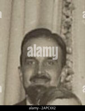 Adriaan Daniel Fokker. 11 Décembre 1925. L'honneur du professeur Lorentz à son doctorat d'or (son doctorat était à Leiden en 1875 sur la thèse Sur la théorie de la réflexion et de la réfraction de la lumière) avec 52 des 54 invités du dîner. De gauche à droite (identification réalisée grâce à la p. 67 dans Frits Berends: Histoires autour d'une photo. Le doctorat d'or de Lorentz: Un hommage sans prééminence, Koninklijke Hollandsche Maatschappij der Sciences, Haarlem, z.a., dont les numéros sont énumérés avec les personnes: https://www.khmw.nl/wp-content/uploads/verhalen rond een foto.pdf: Front et première rangée: 1 Jhr Banque D'Images